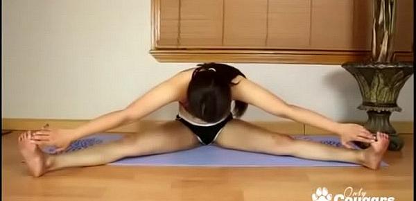  Chubby Amateur Siggy Star Does Some Nude Yoga So You Can Wank It